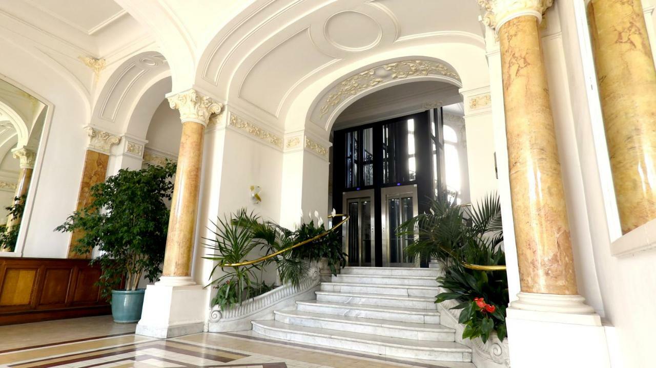 Winter Palace *